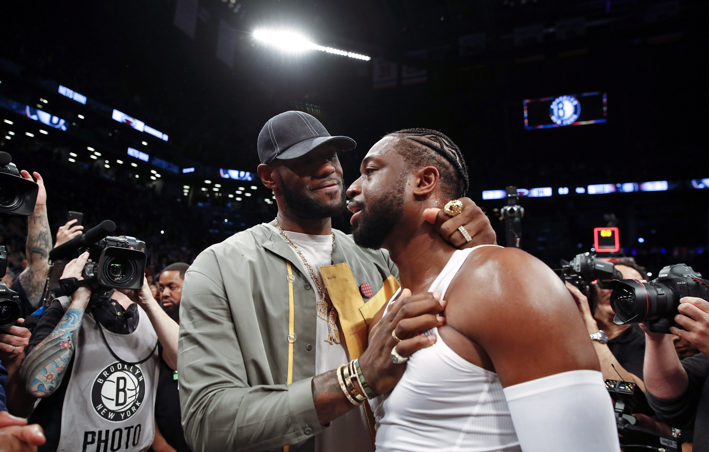 前者是传控 前者是传控